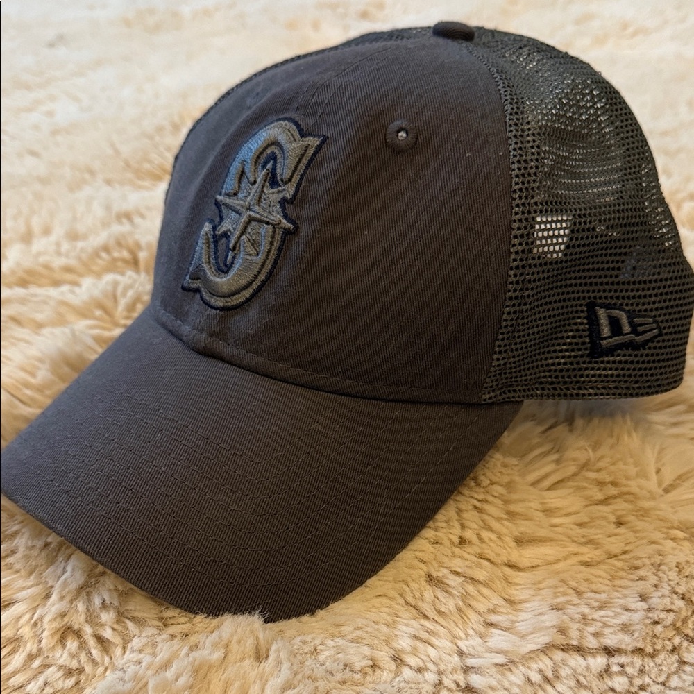 New Era Seattle Mariners Dark Gray Mesh Cap Baseball Snapback One Size